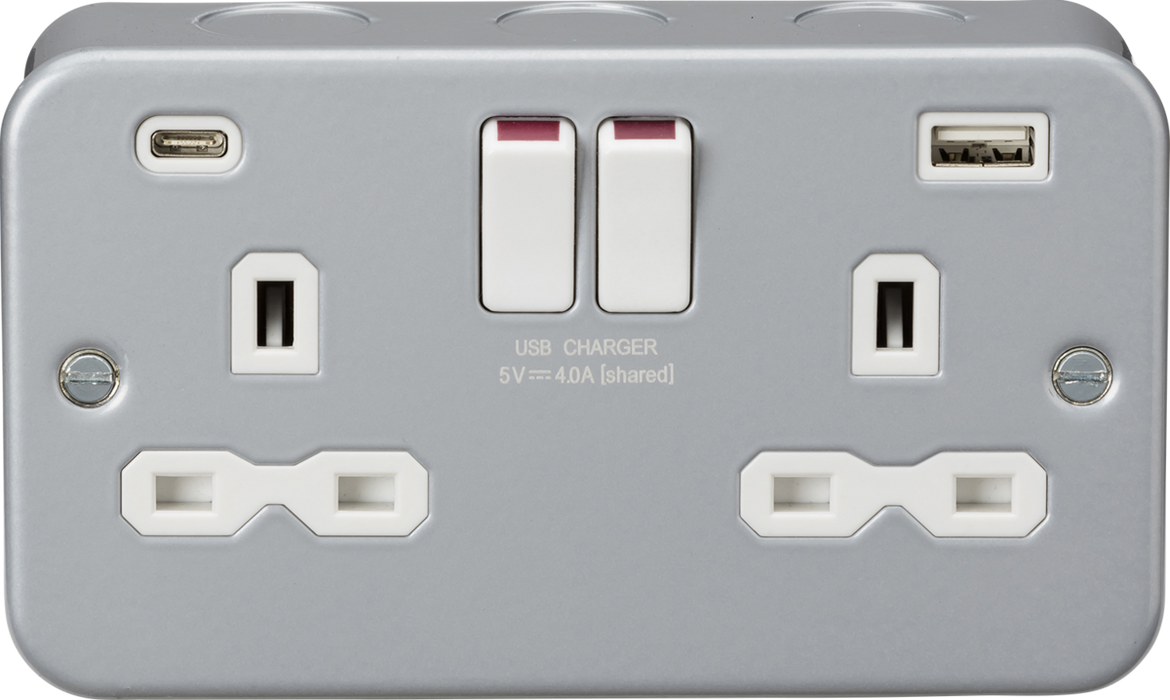 Knightsbridge MR9940 Metal Clad 13A 2G SP Switched Socket with dual USB C+A 5V DC 4.0A [shared]