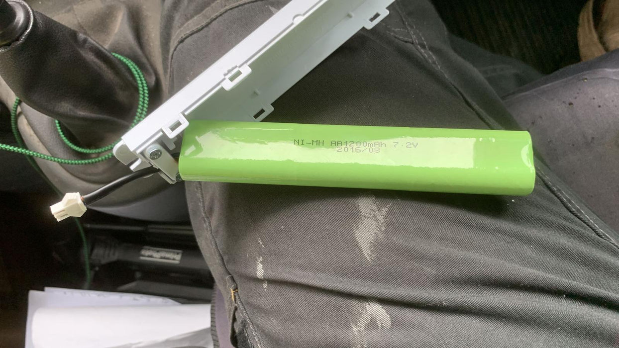 6/1AAM2-3-C With C009F-REV Connector  7.2V 2300Ma ( Suitable for  1200MA )