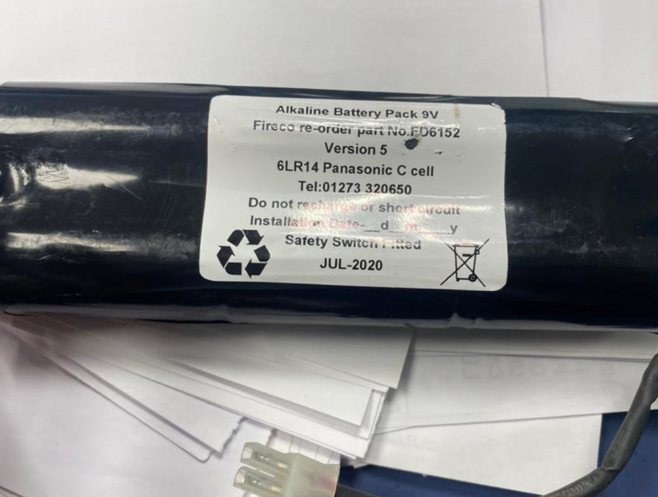 6/MN1400 C-P006Rev 9V Alkaline Pack