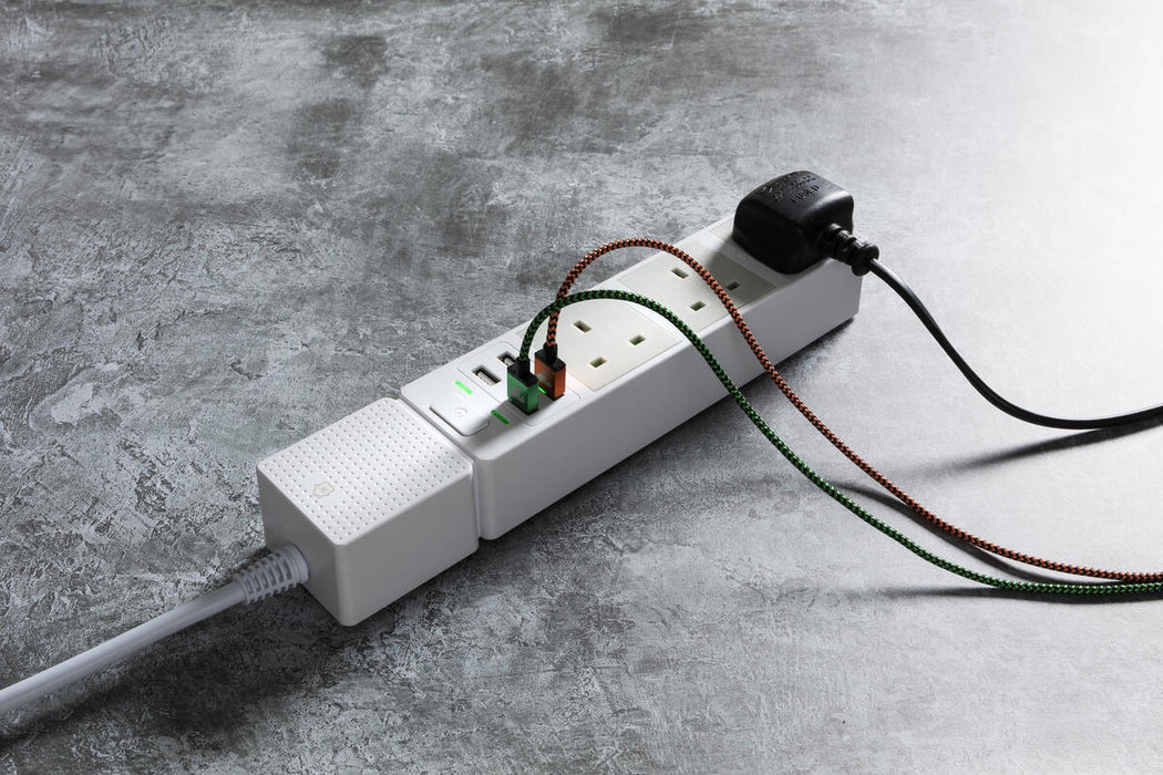 Knightsbridge 3GKW Surge Protected Smart Extension Lead with Quad USB Smart Socket Knightsbridge - Sparks Warehouse