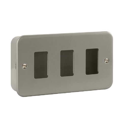 Scolmore CL20403B - 3 Gang GridPro® Frontplate with Back Box (No Knockouts) GridPro Scolmore - Sparks Warehouse