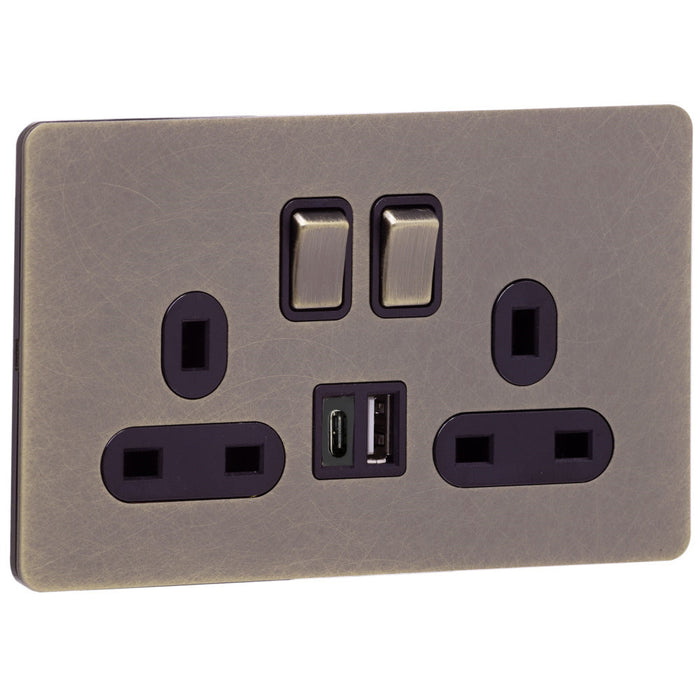 Caradok Screwless Antique Brass Socket - 2 Gang with USBC and USBA Sockets - The Georgian Caradok - Georgian - Antique Brass Caradok - Sparks Warehouse